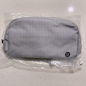 Lululemon everywhere belt bag
